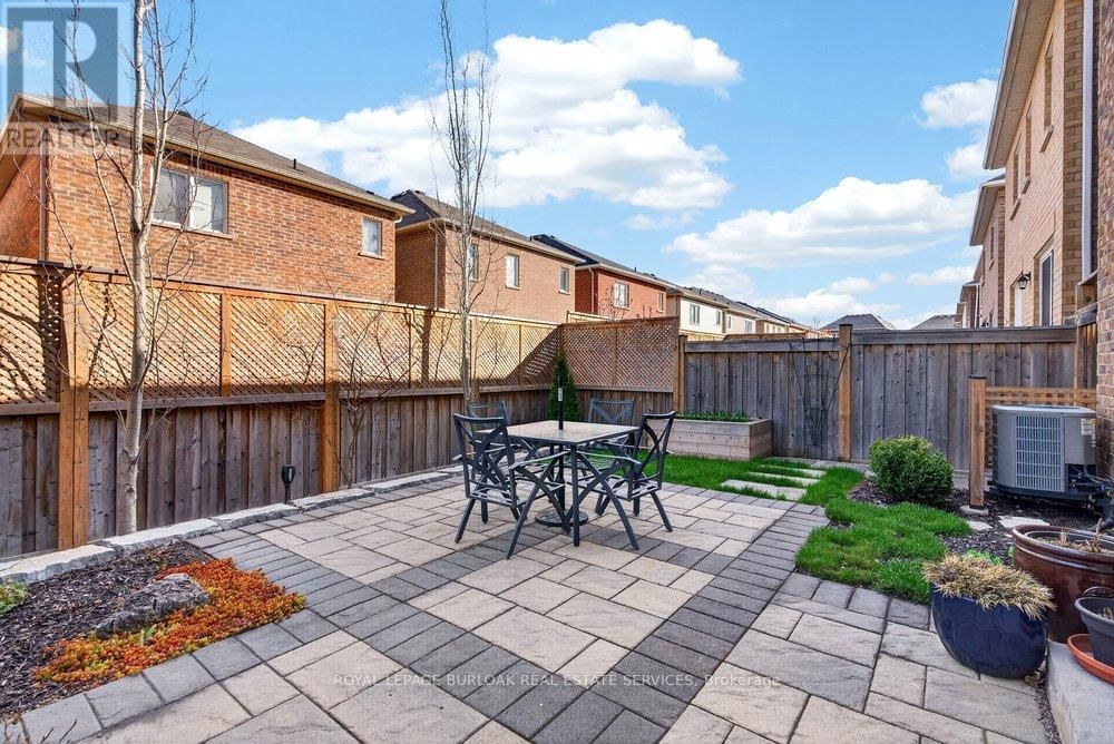 446 GREY LANDING Image 42