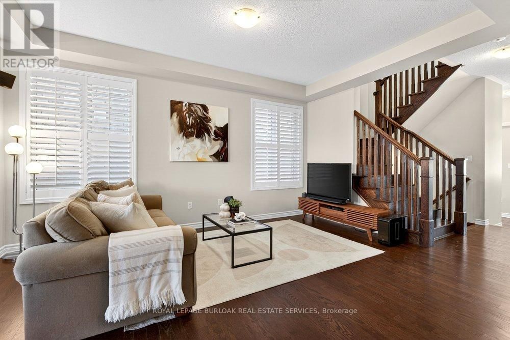 446 GREY LANDING Image 8