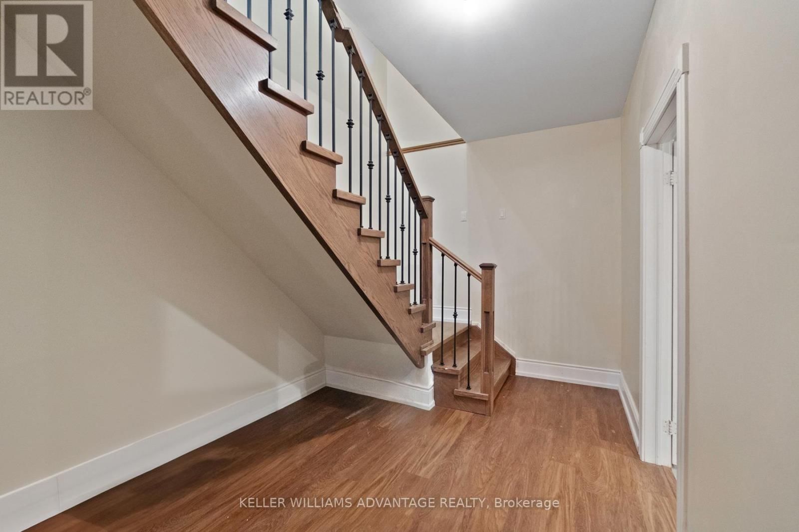 3100 30 SIDE ROAD Image 33