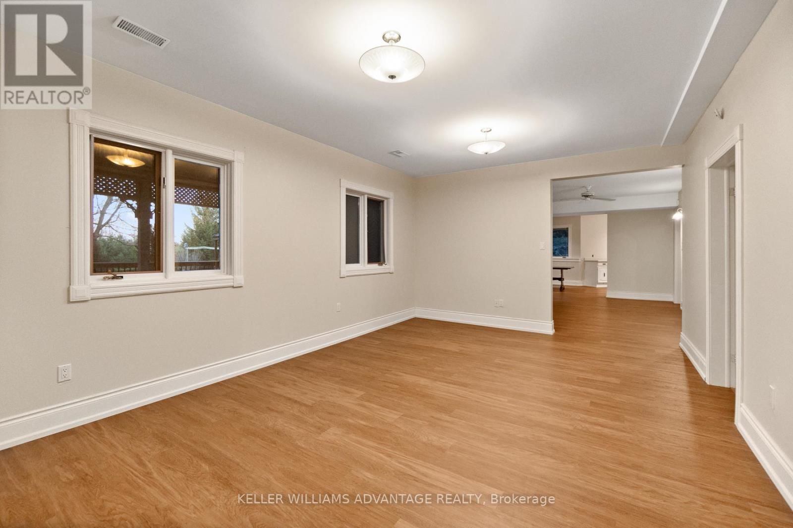 3100 30 SIDE ROAD Image 37