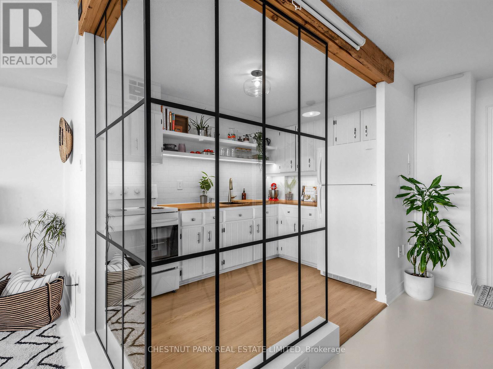 1210 - 541 BLACKTHORN AVENUE Image 10