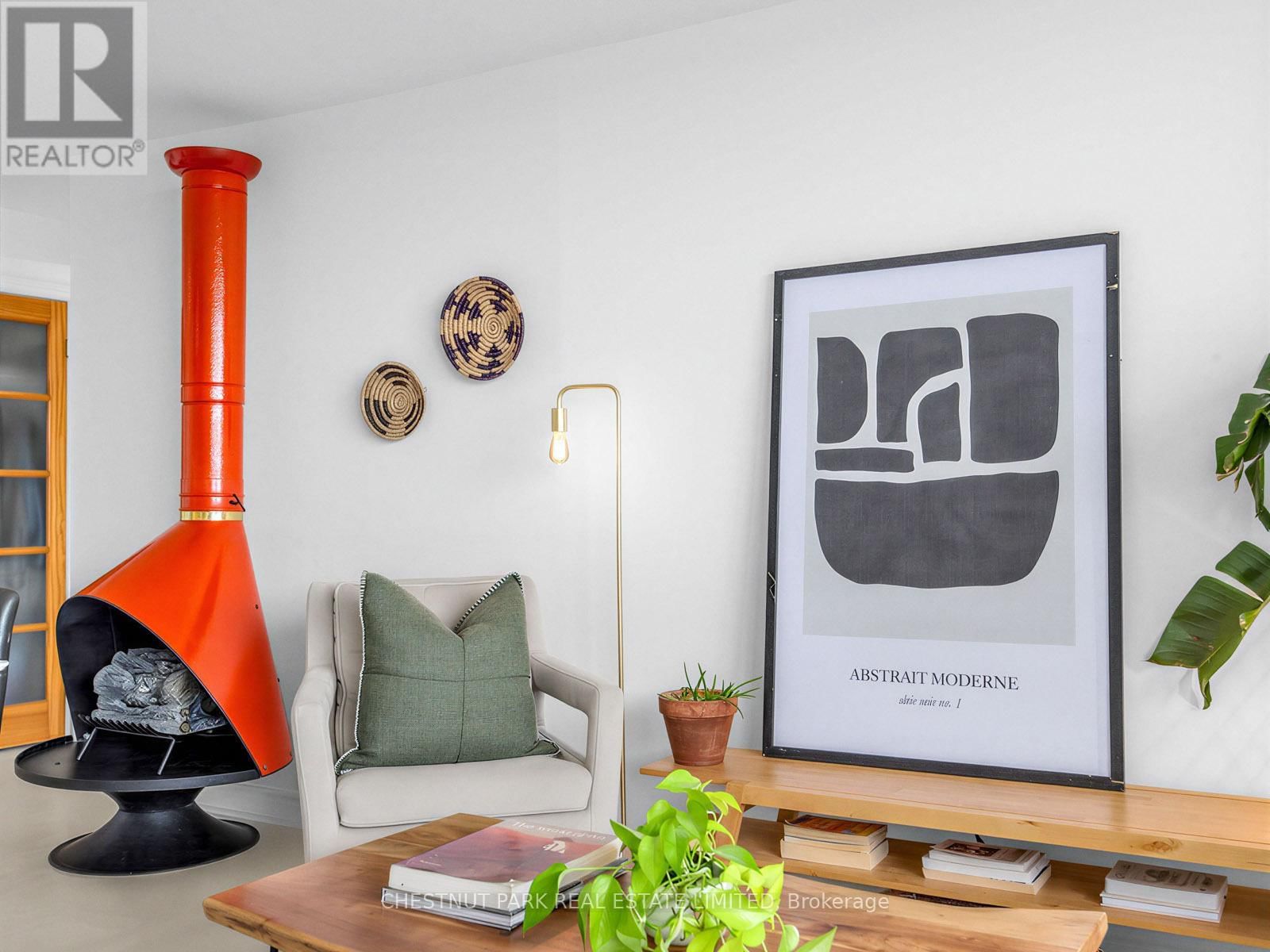 1210 - 541 BLACKTHORN AVENUE Image 13