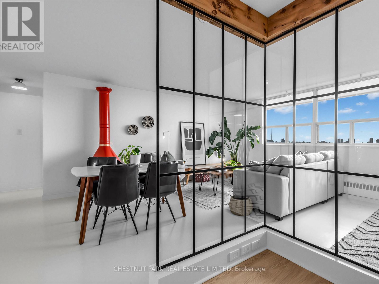 1210 - 541 BLACKTHORN AVENUE Image 5