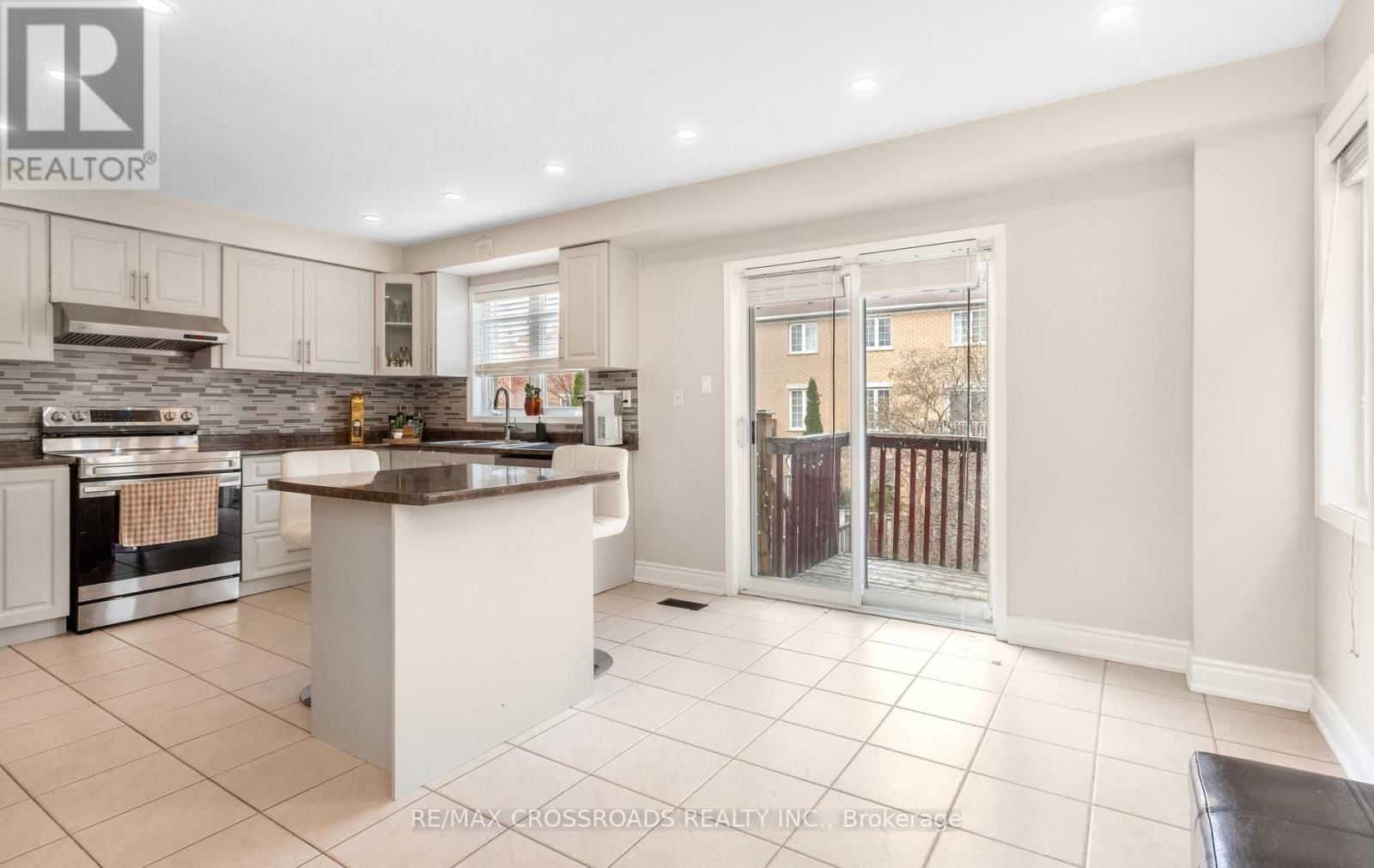 21 CEDARVALLEY BOULEVARD Image 10