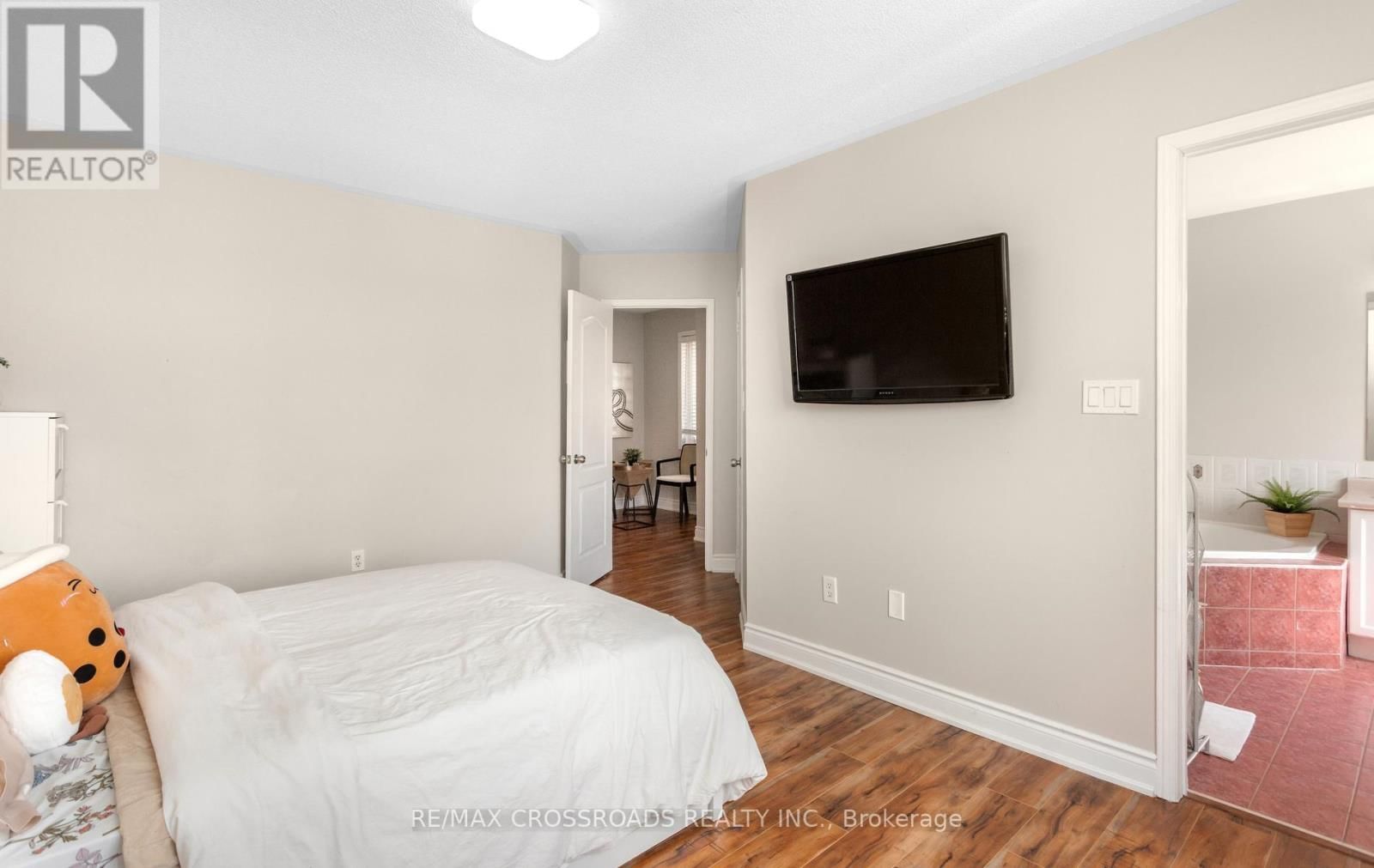 21 CEDARVALLEY BOULEVARD Image 23