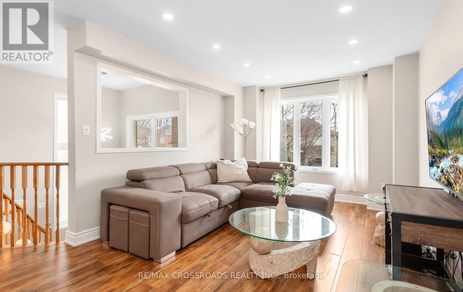 21 CEDARVALLEY BOULEVARD Image 5