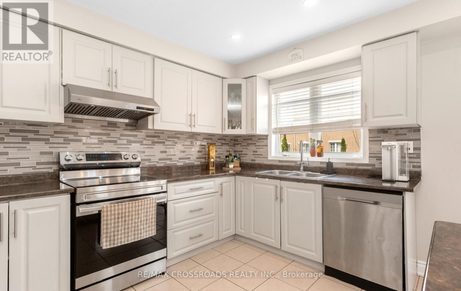 21 CEDARVALLEY BOULEVARD Image 9