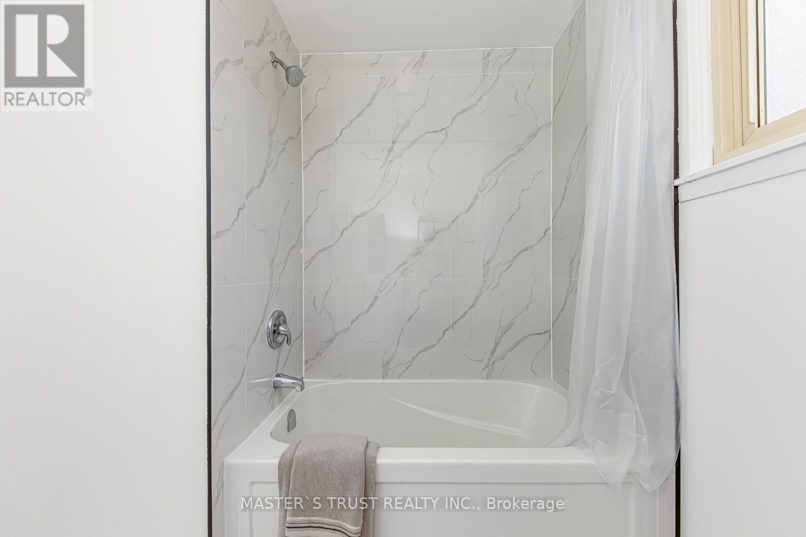 6411 CHAUMONT CRESCENT Image 20