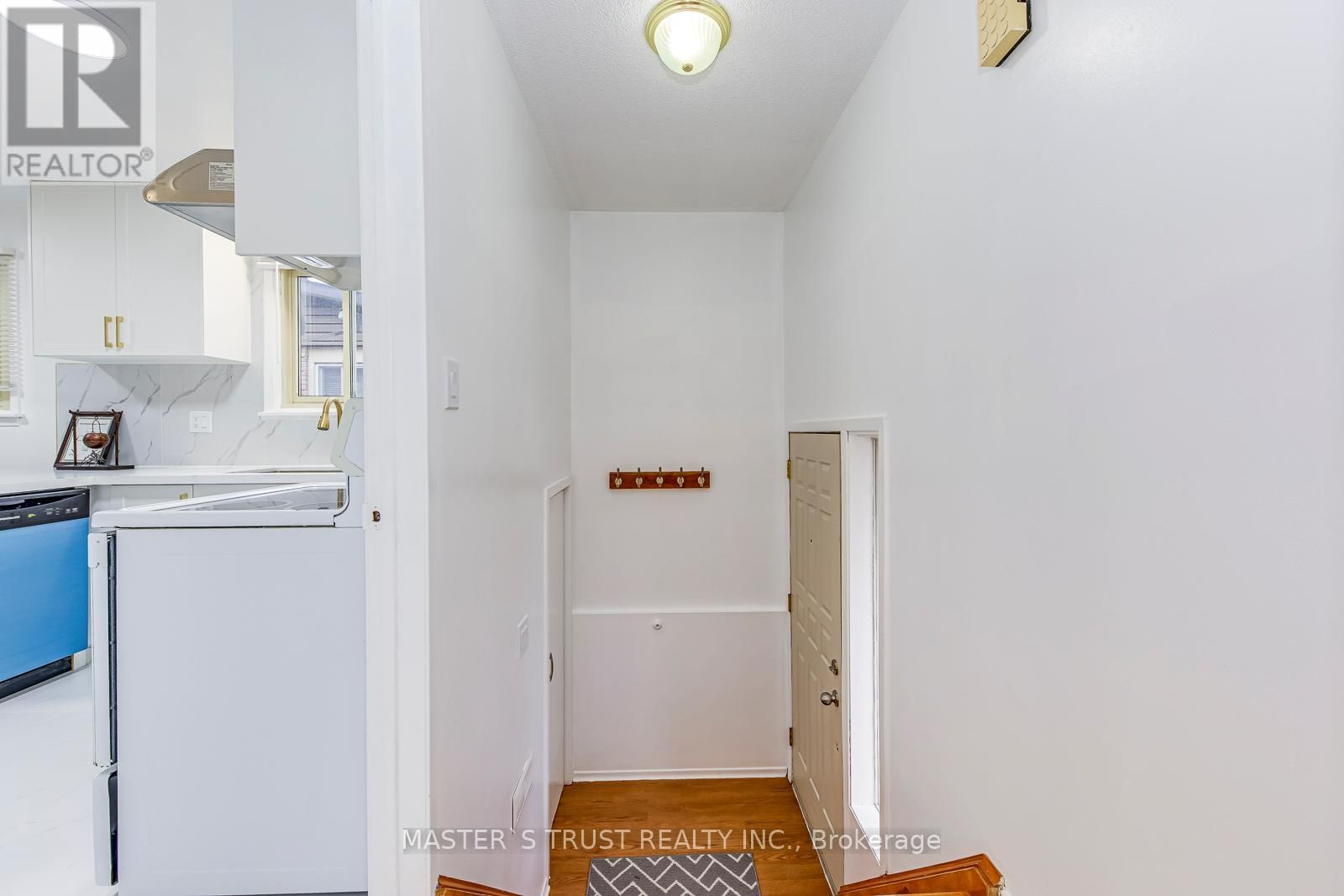 6411 CHAUMONT CRESCENT Image 5