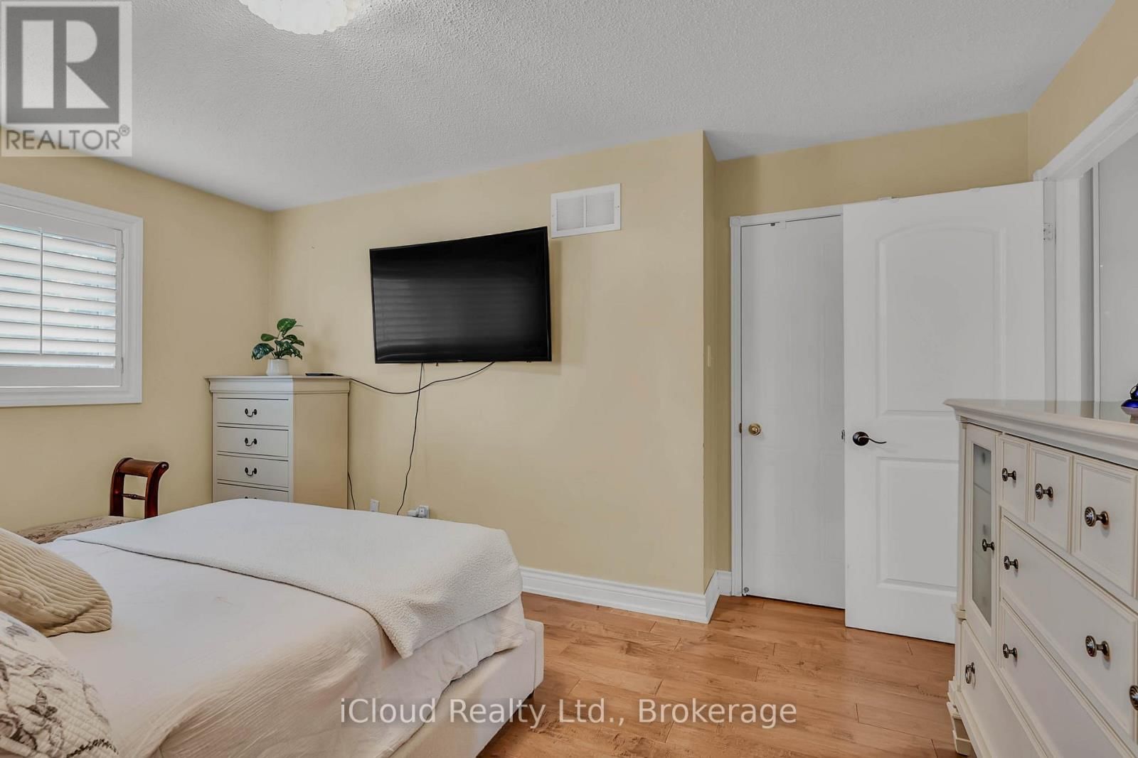 1370 PICKWICK DRIVE Image 18