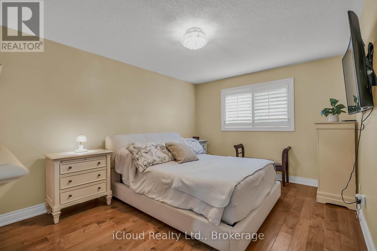 1370 PICKWICK DRIVE Image 19