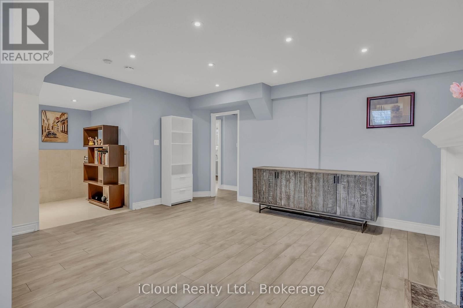 1370 PICKWICK DRIVE Image 22