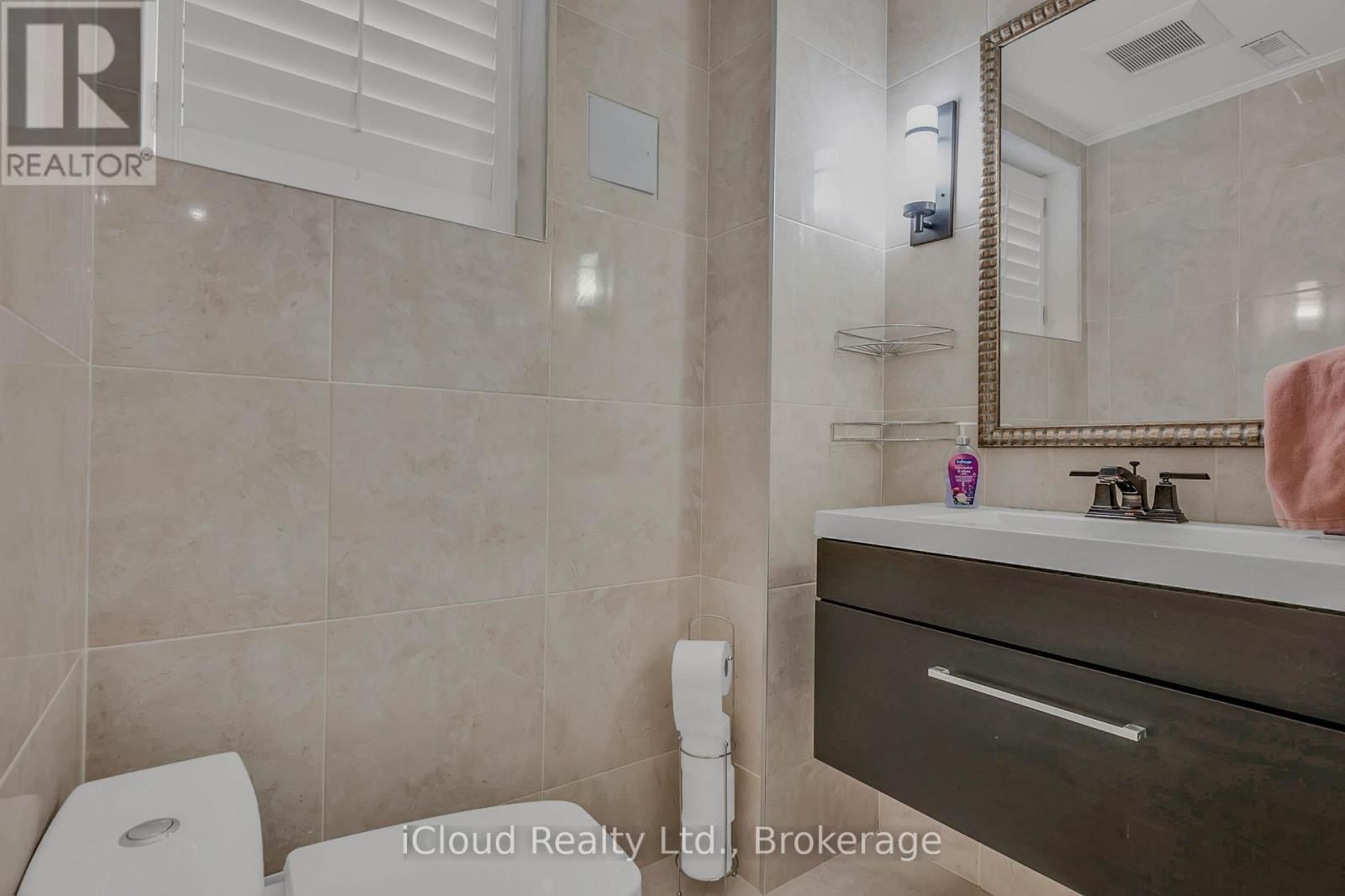 1370 PICKWICK DRIVE Image 28