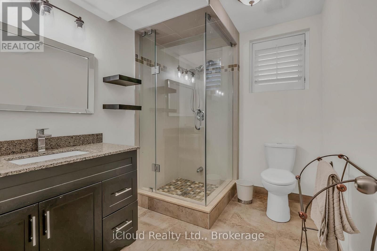 1370 PICKWICK DRIVE Image 29