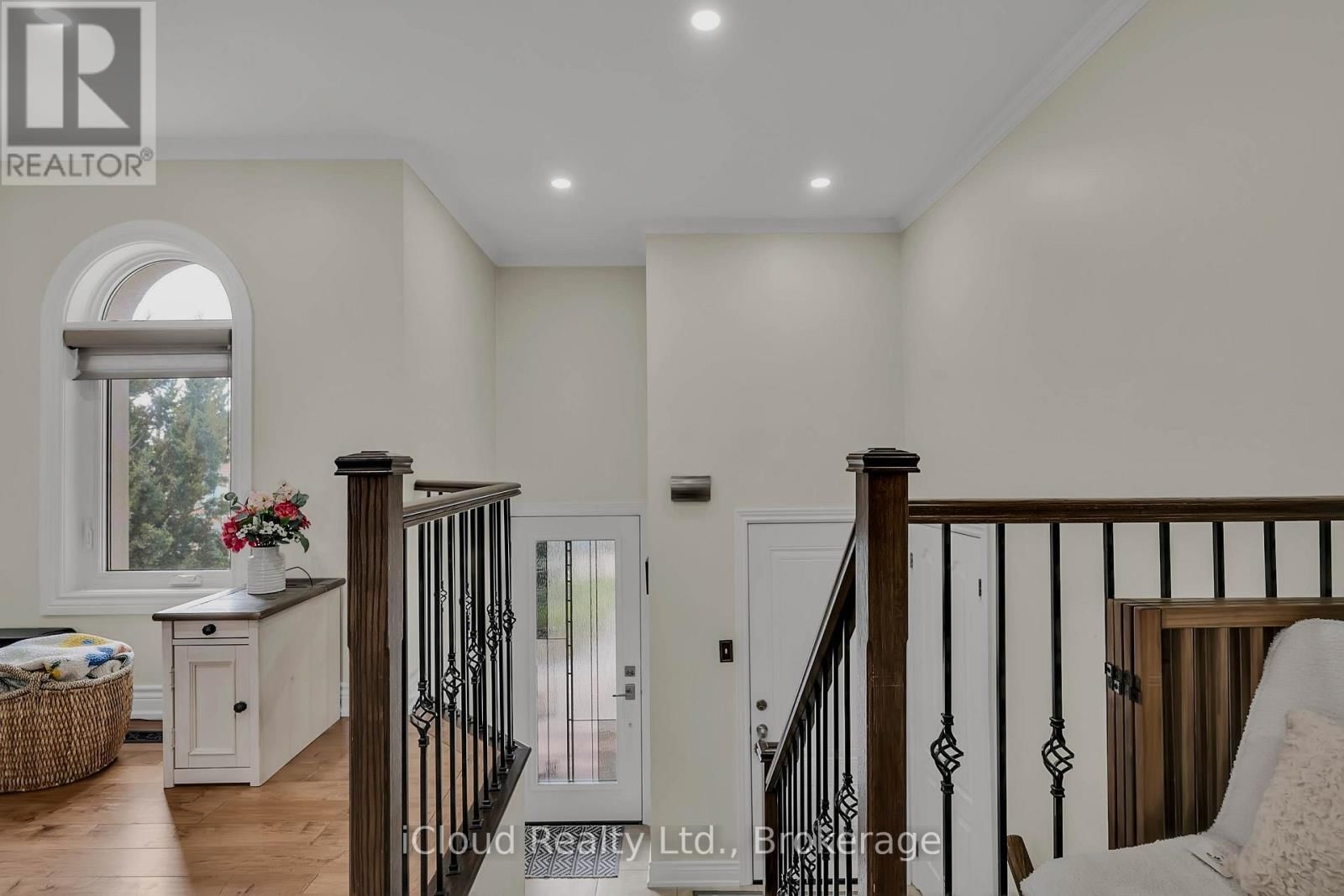 1370 PICKWICK DRIVE Image 3