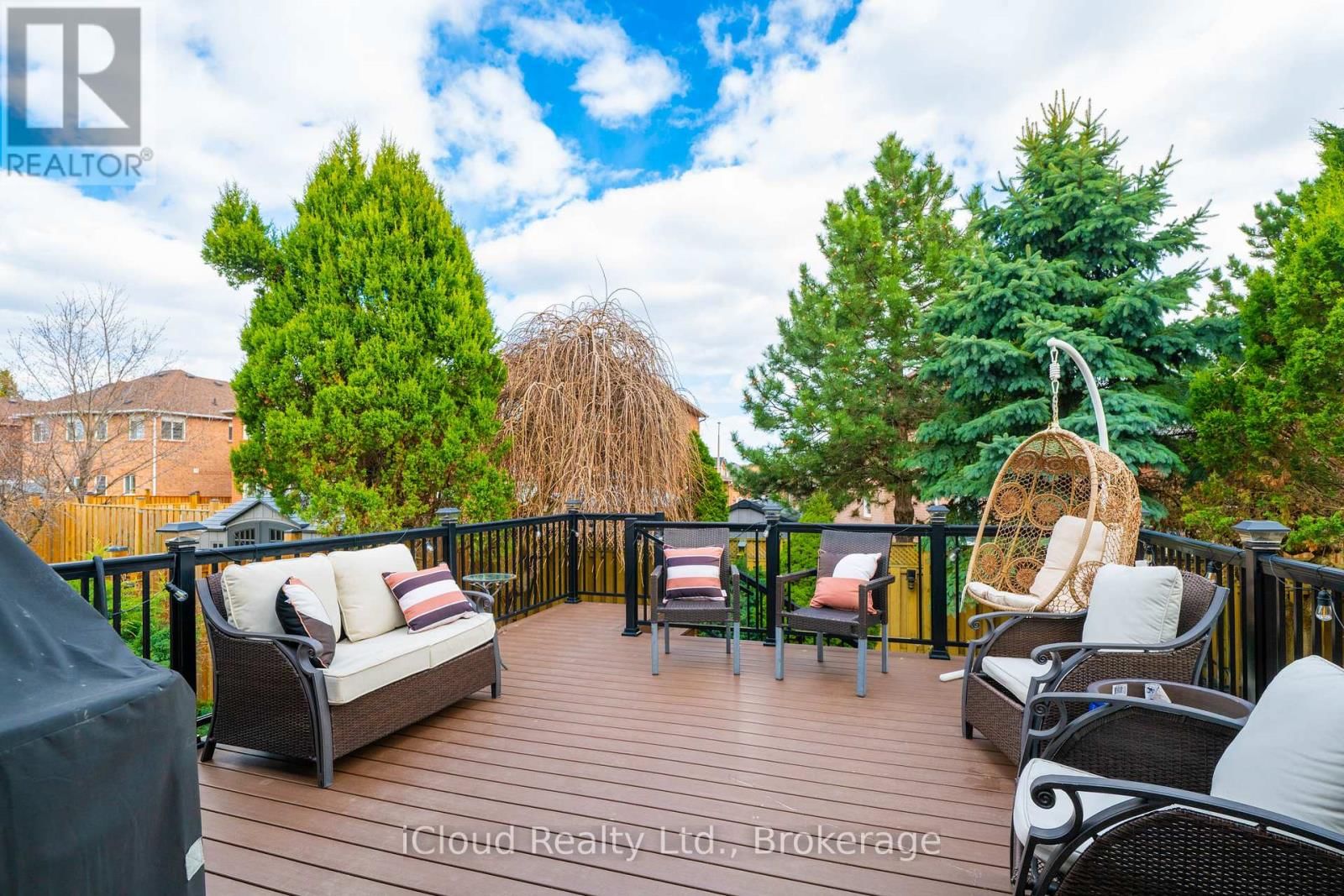 1370 PICKWICK DRIVE Image 32