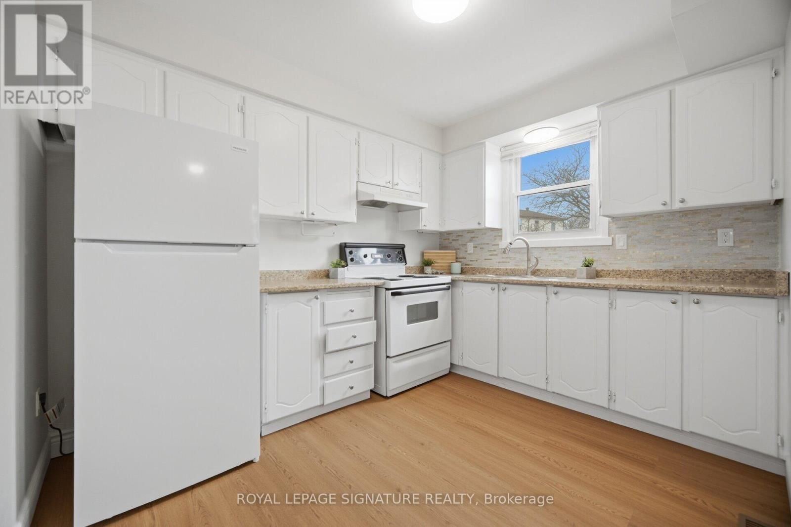 10 - 7340 COPENHAGEN ROAD Image 24