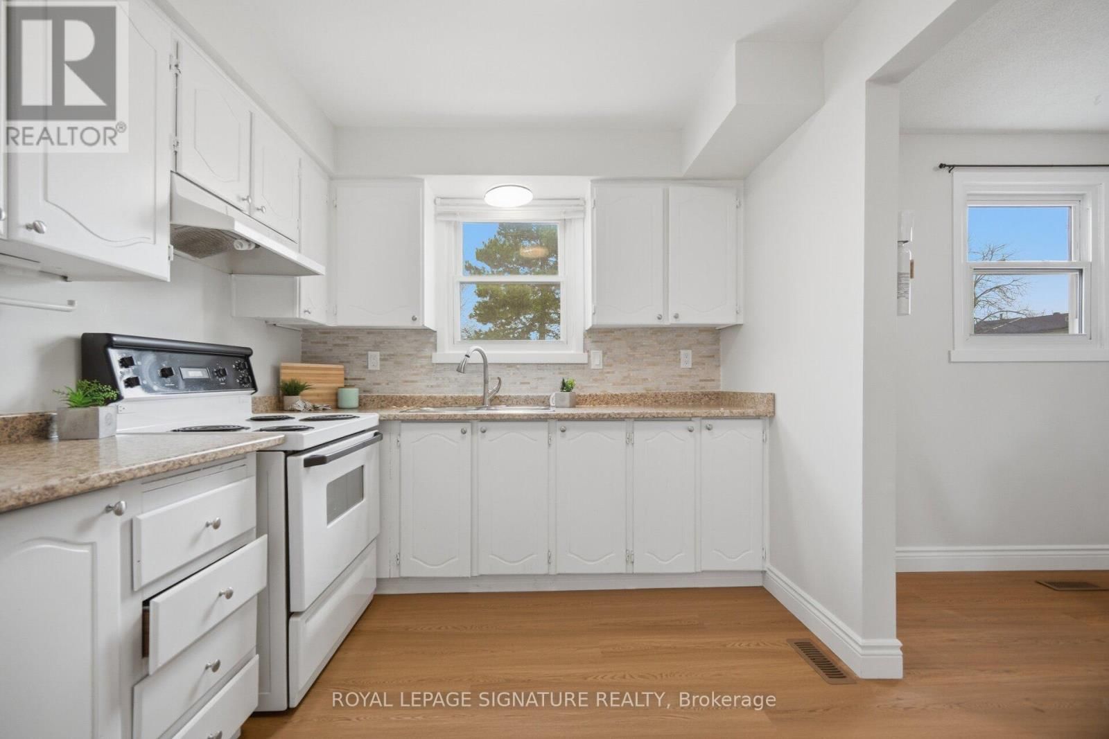 10 - 7340 COPENHAGEN ROAD Image 26