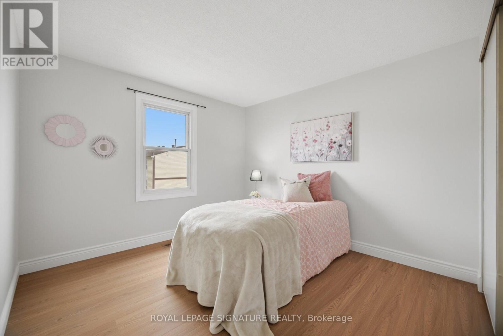 10 - 7340 COPENHAGEN ROAD Image 34