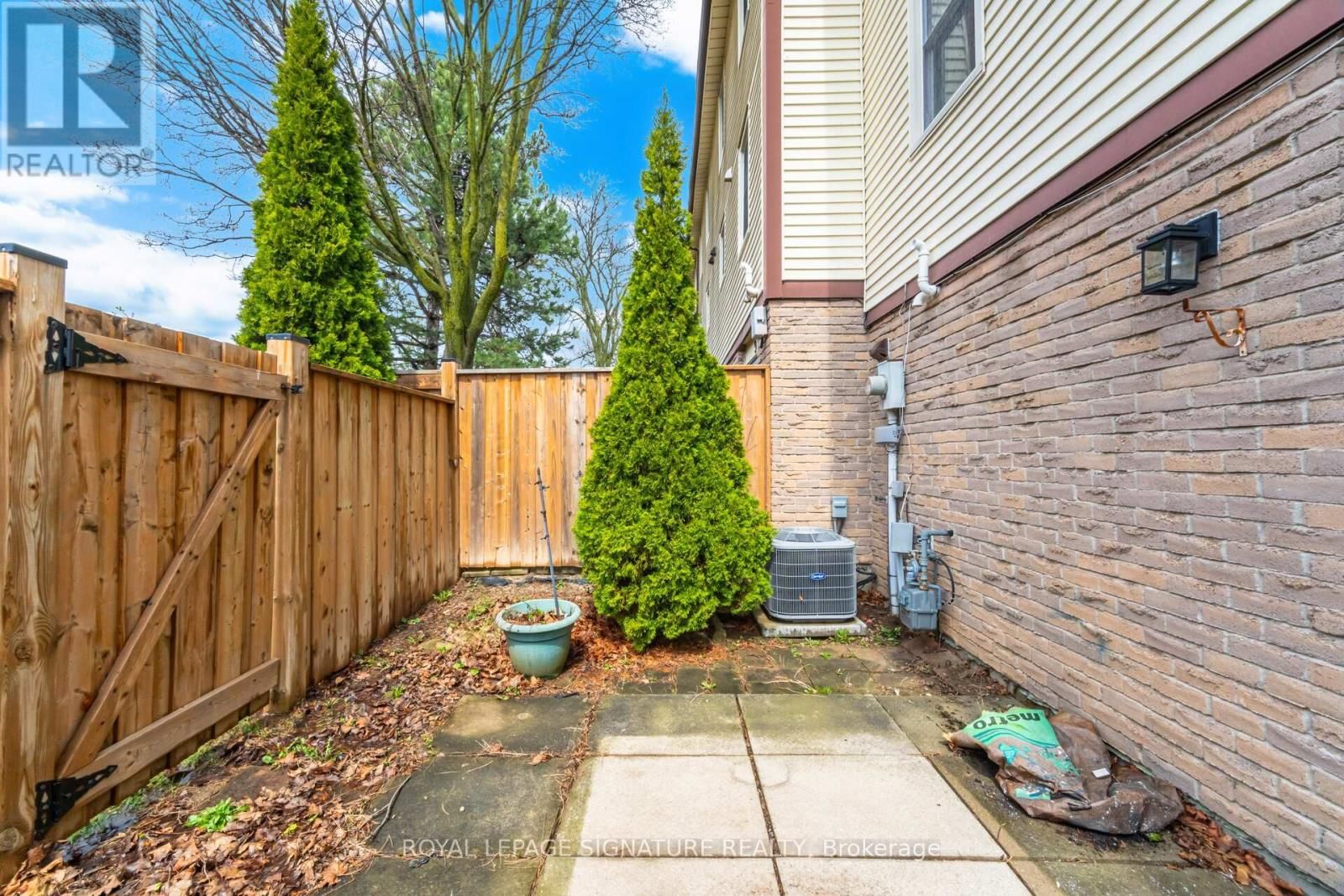 10 - 7340 COPENHAGEN ROAD Image 40