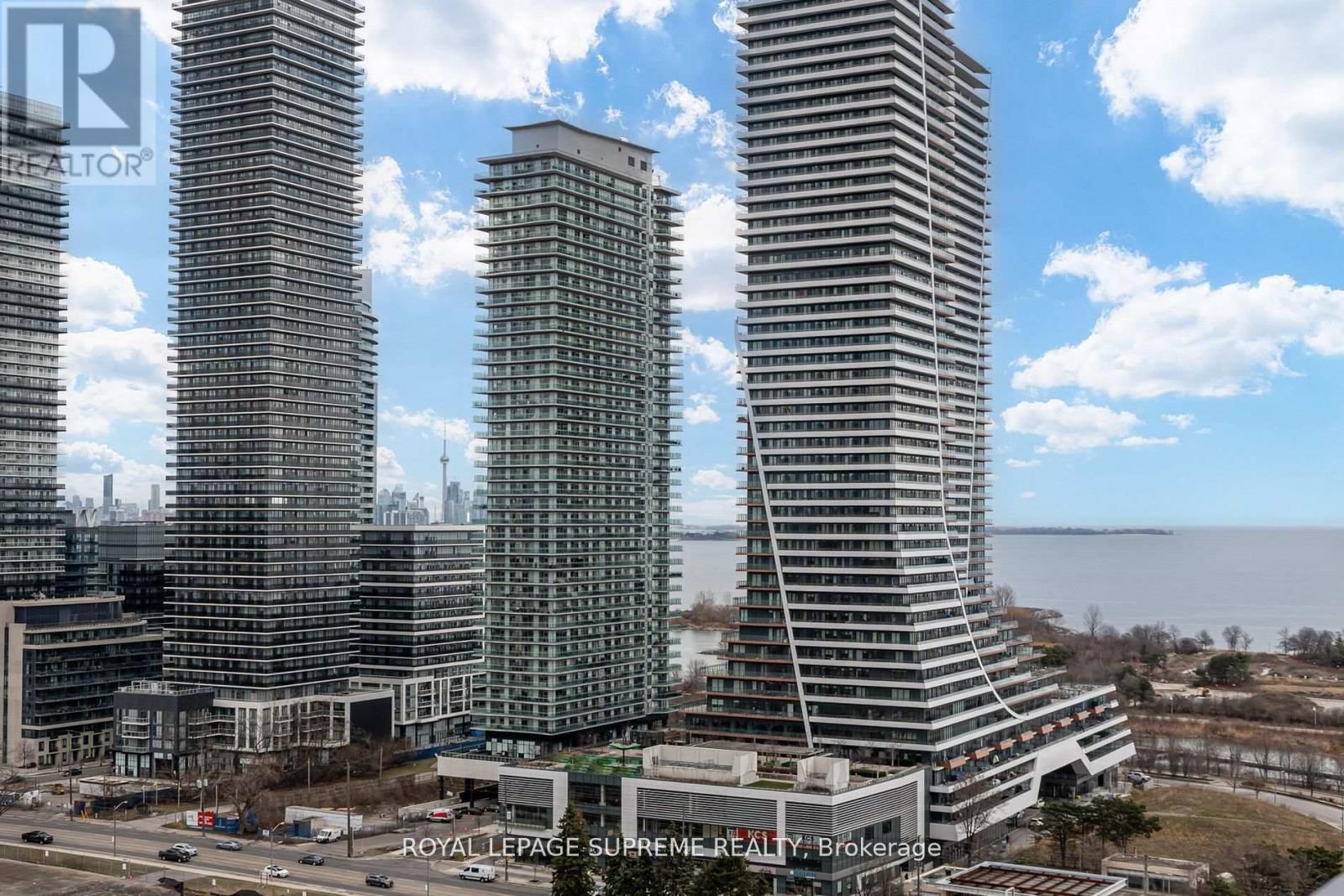 2008 - 10 PARK LAWN ROAD Image 33