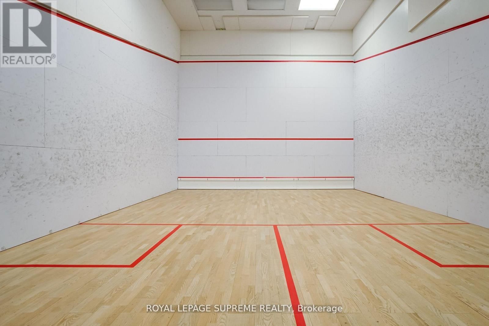 2008 - 10 PARK LAWN ROAD Image 36