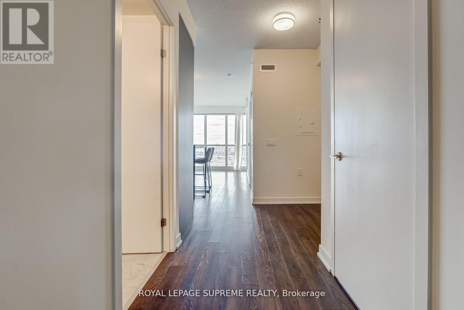 2008 - 10 PARK LAWN ROAD Image 4