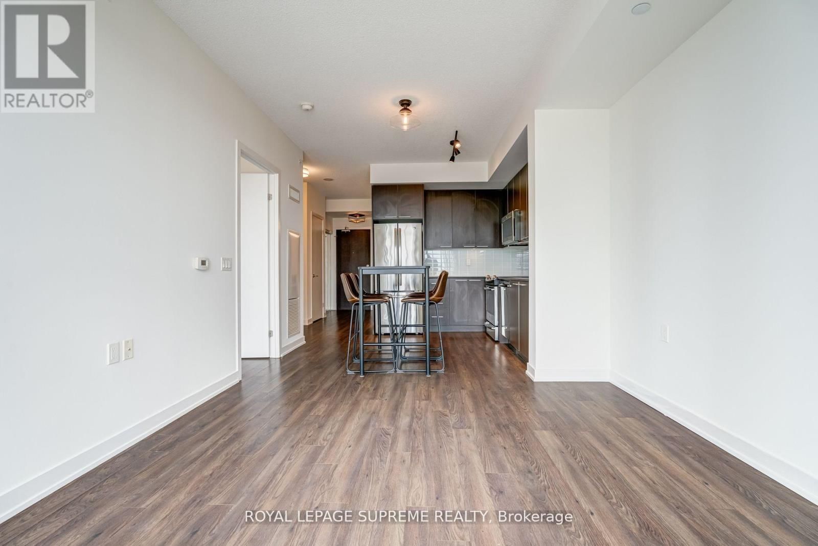 2008 - 10 PARK LAWN ROAD Image 7