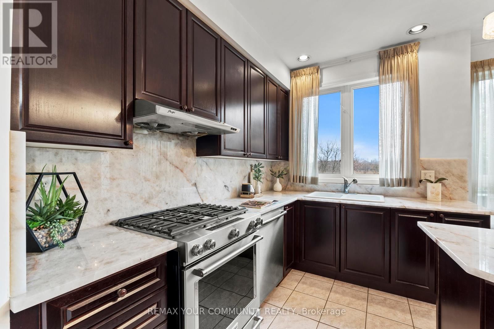 3970 PONDVIEW WAY Image 14