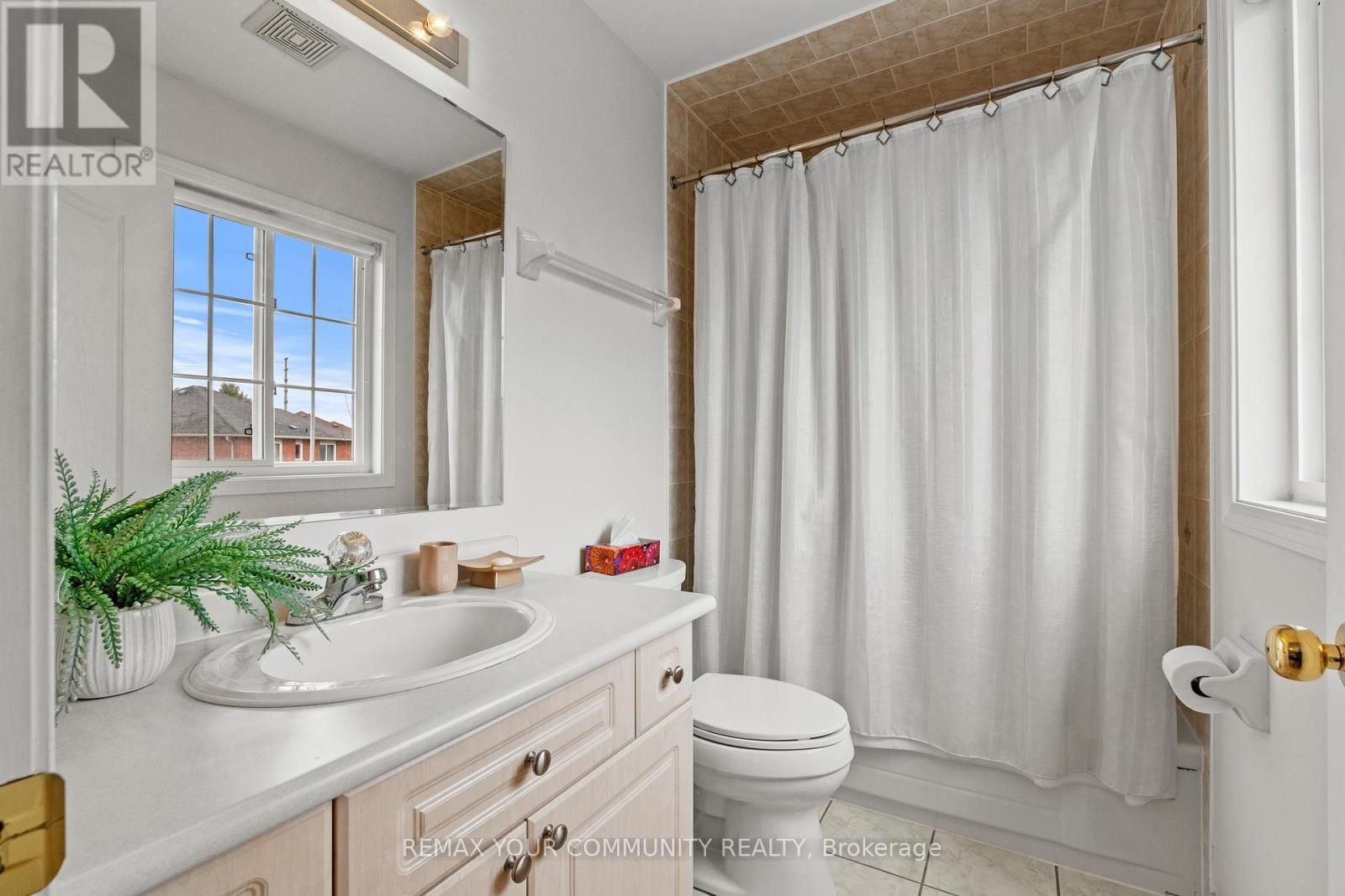 3970 PONDVIEW WAY Image 24