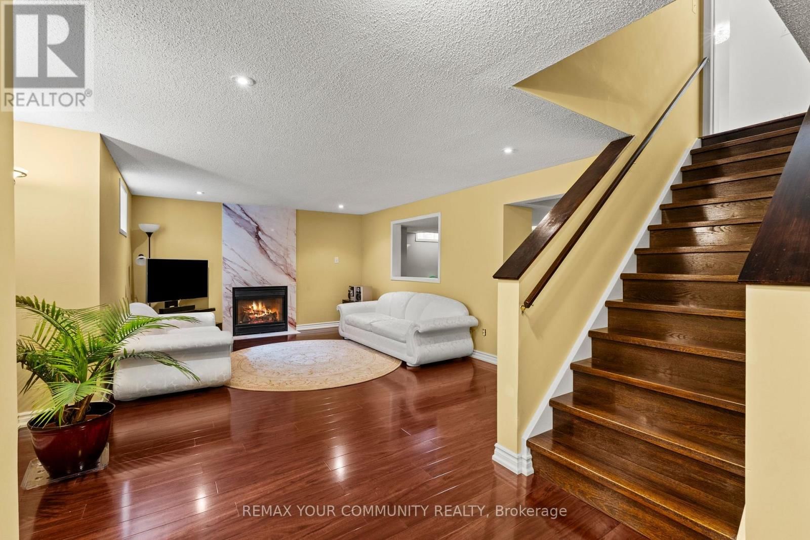 3970 PONDVIEW WAY Image 29