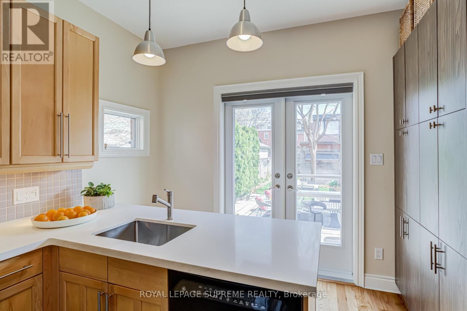 589 GLADSTONE AVENUE Image 21