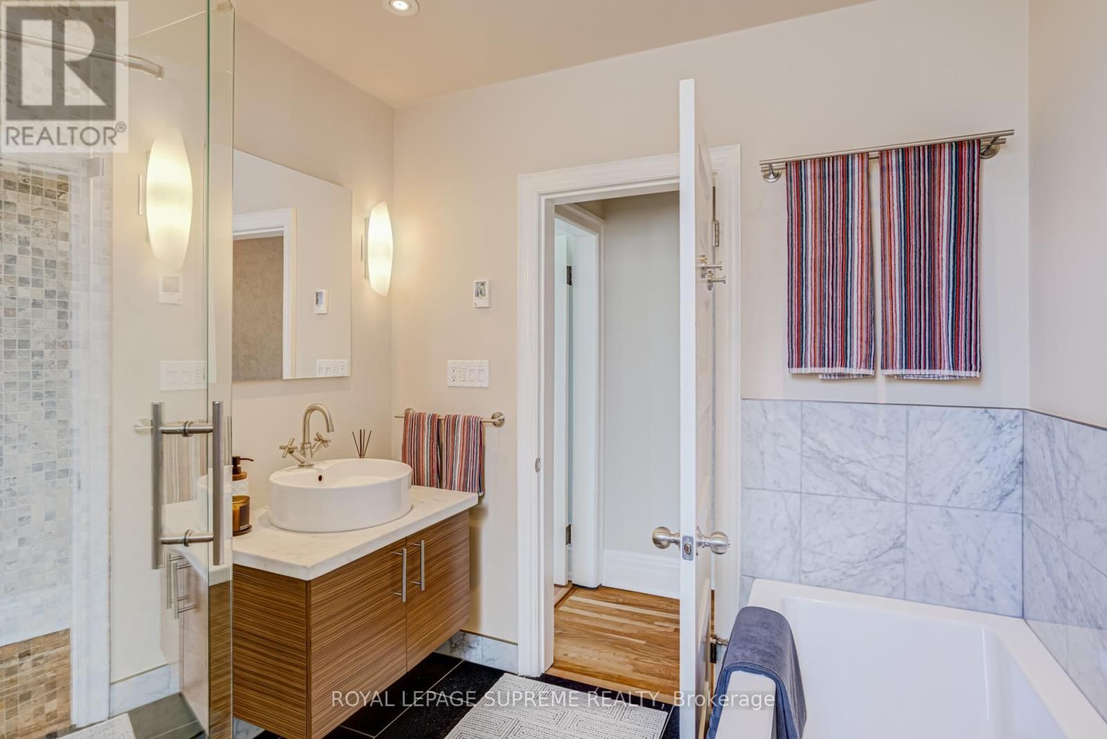 589 GLADSTONE AVENUE Image 35