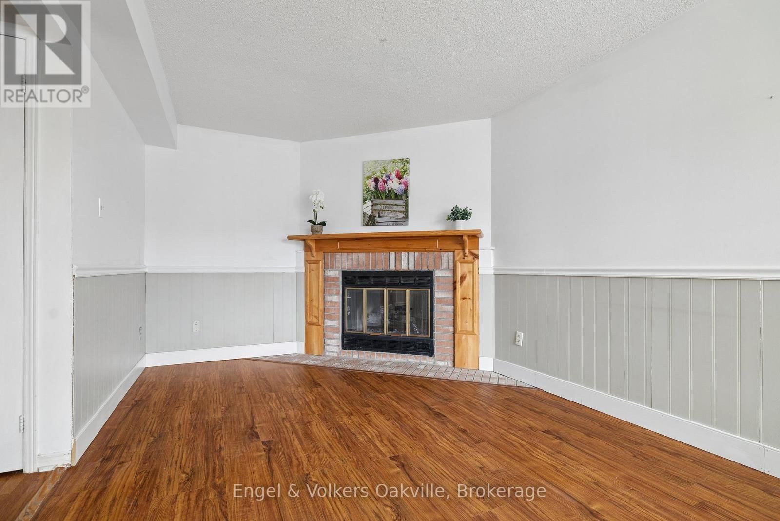 240 ROSS LANE Image 16