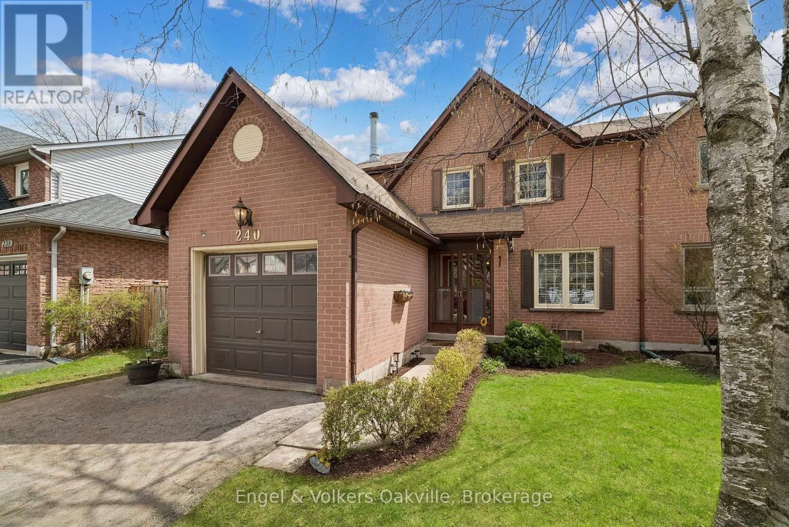 240 ROSS LANE Image 2