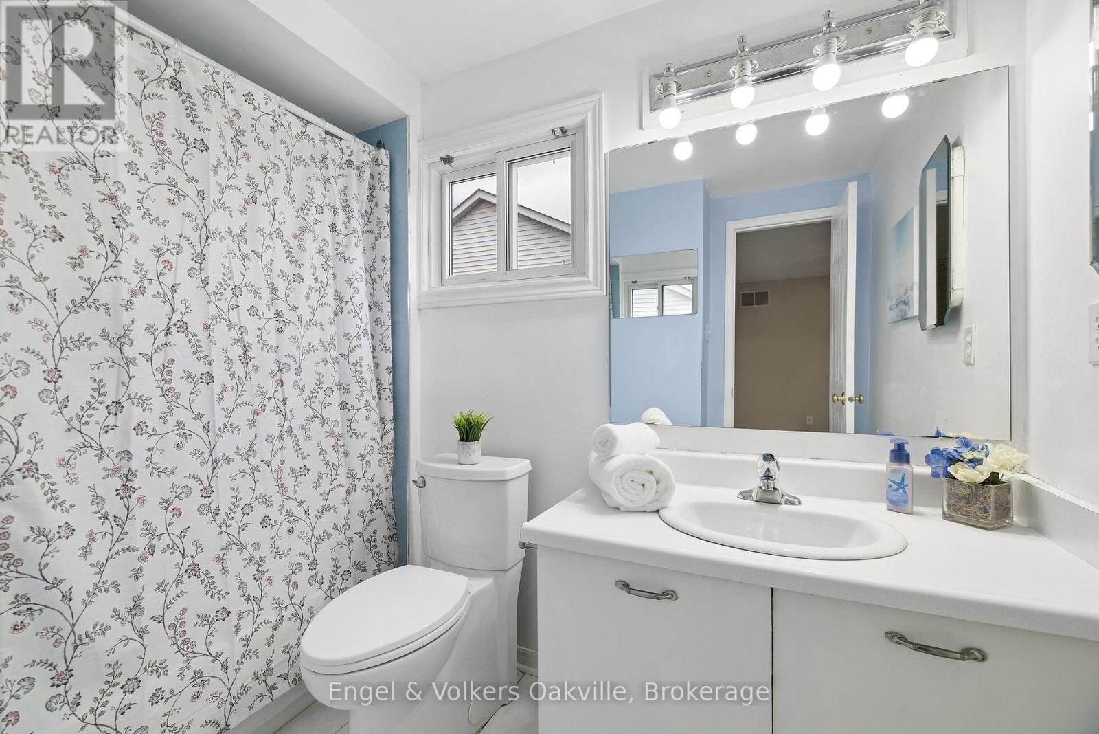 240 ROSS LANE Image 22