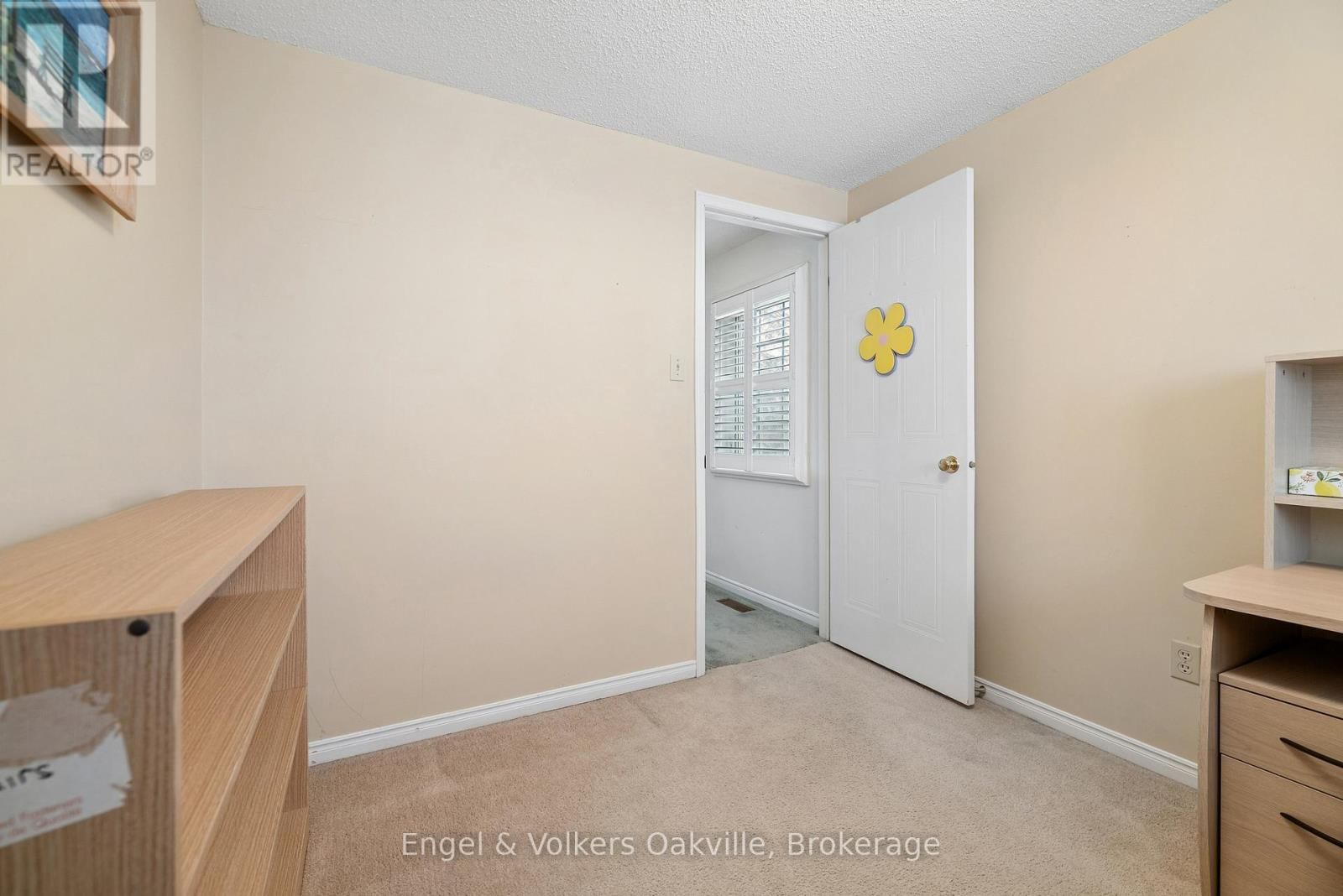 240 ROSS LANE Image 28