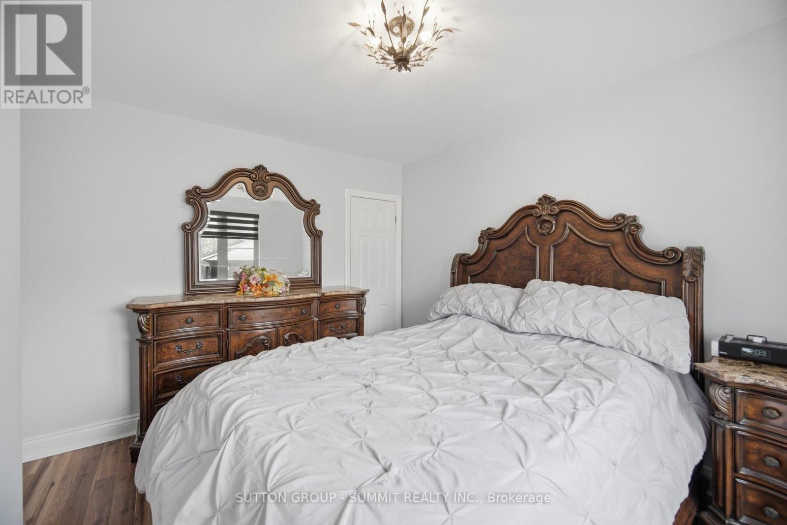 82 MACDONALD STREET Image 17