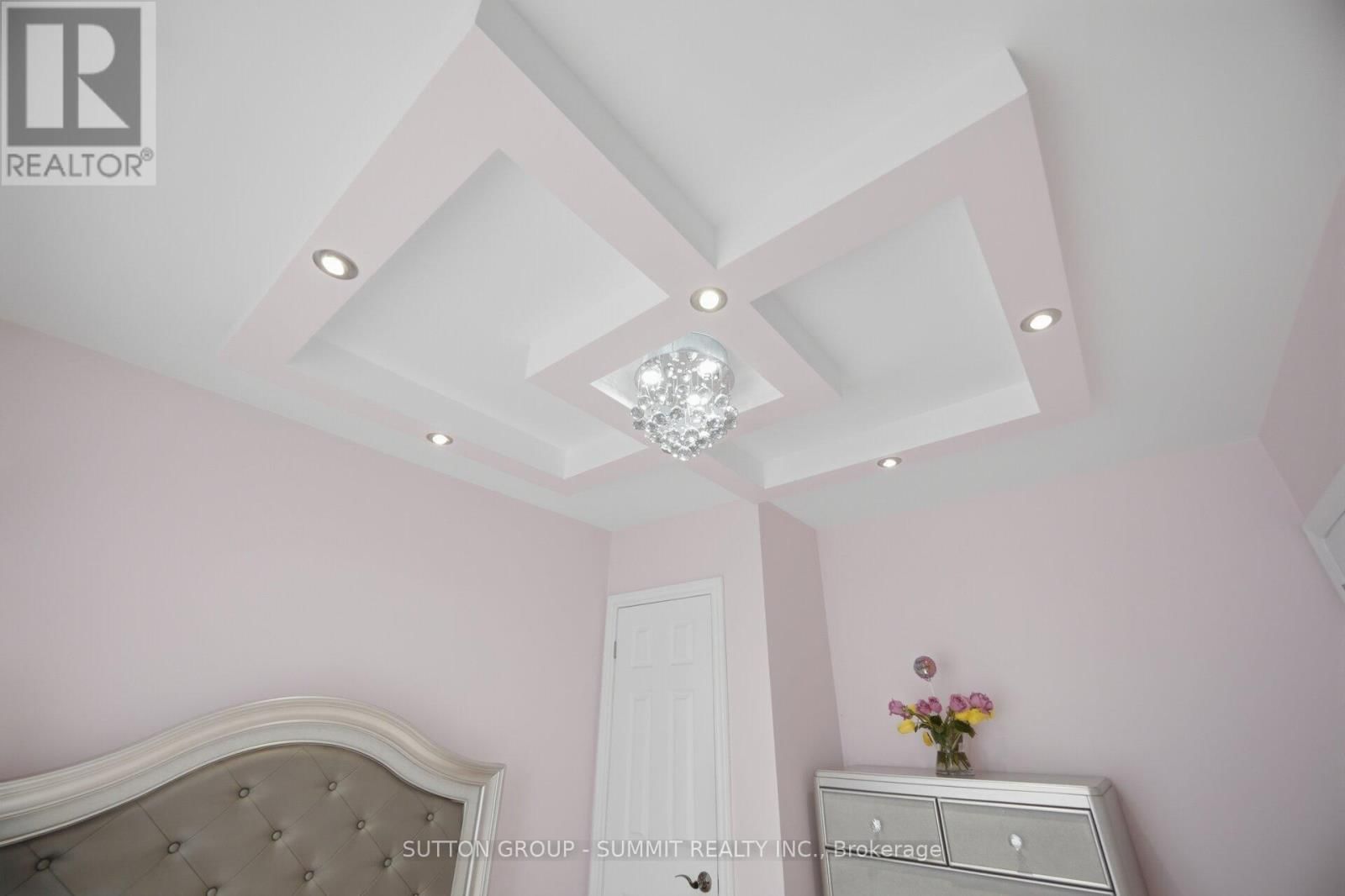 82 MACDONALD STREET Image 19