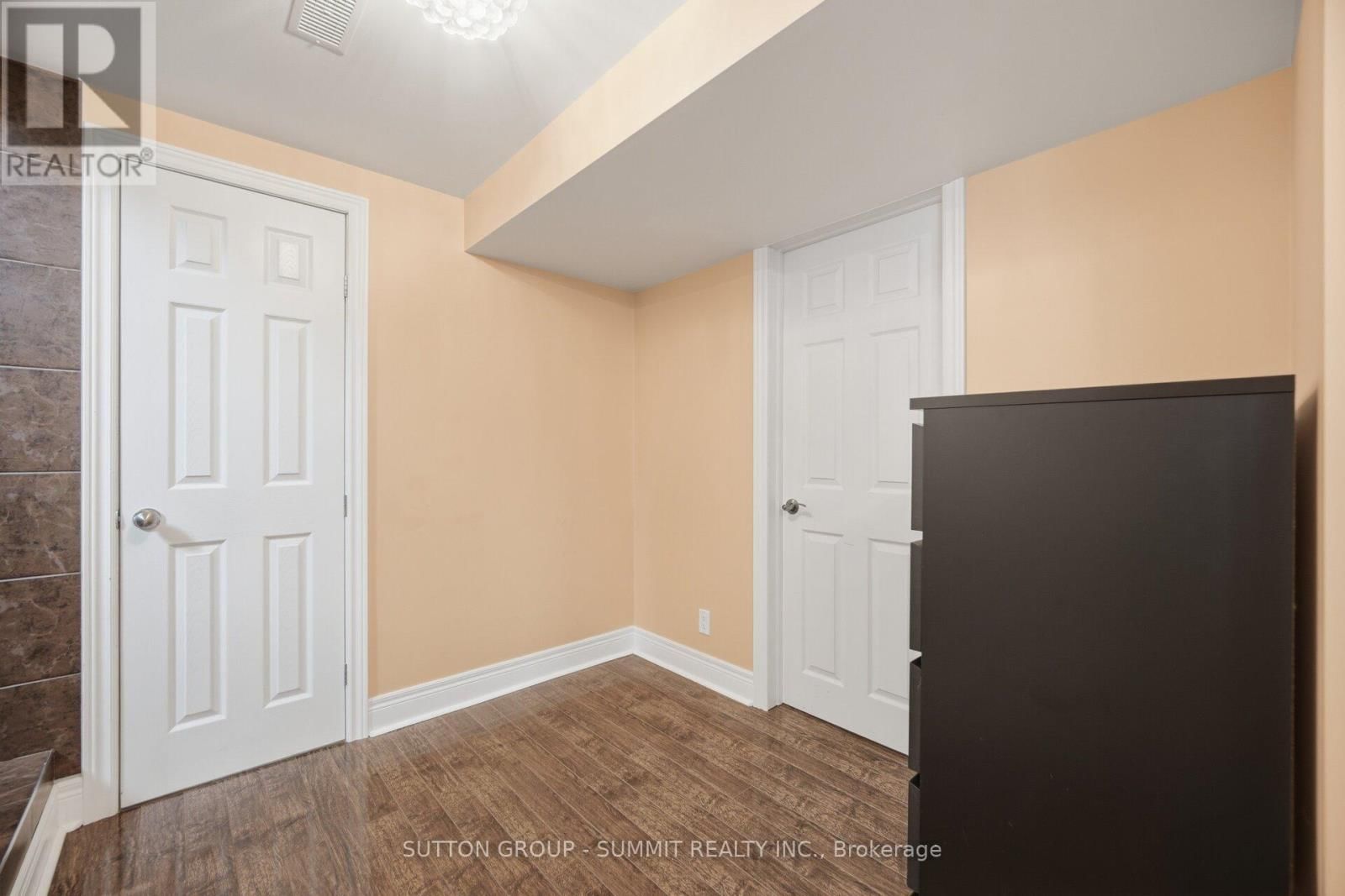 82 MACDONALD STREET Image 24