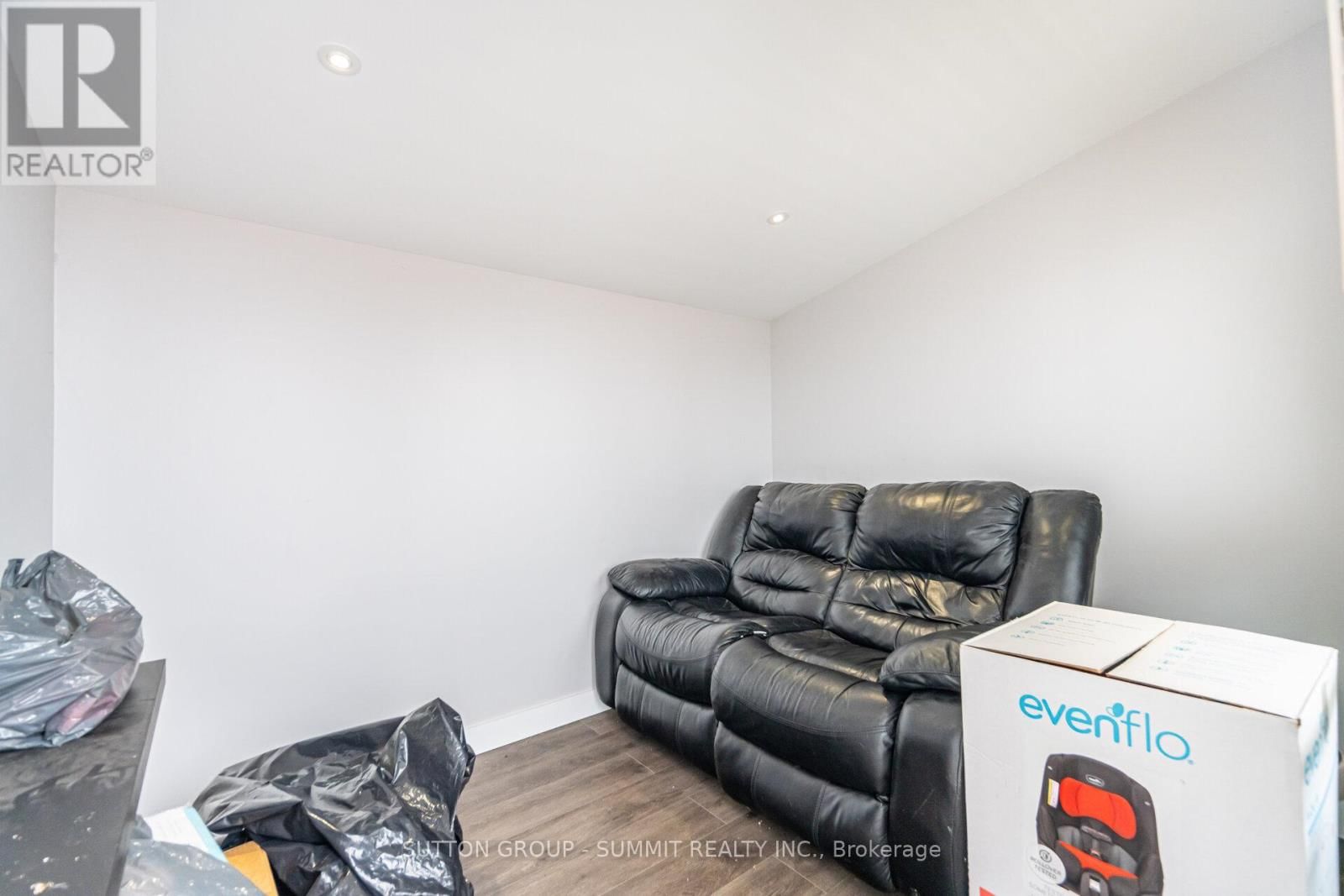 82 MACDONALD STREET Image 42