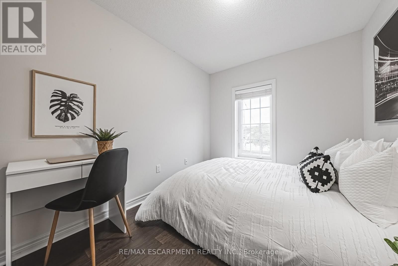 4 - 2220 QUEENSWAY DRIVE Image 19