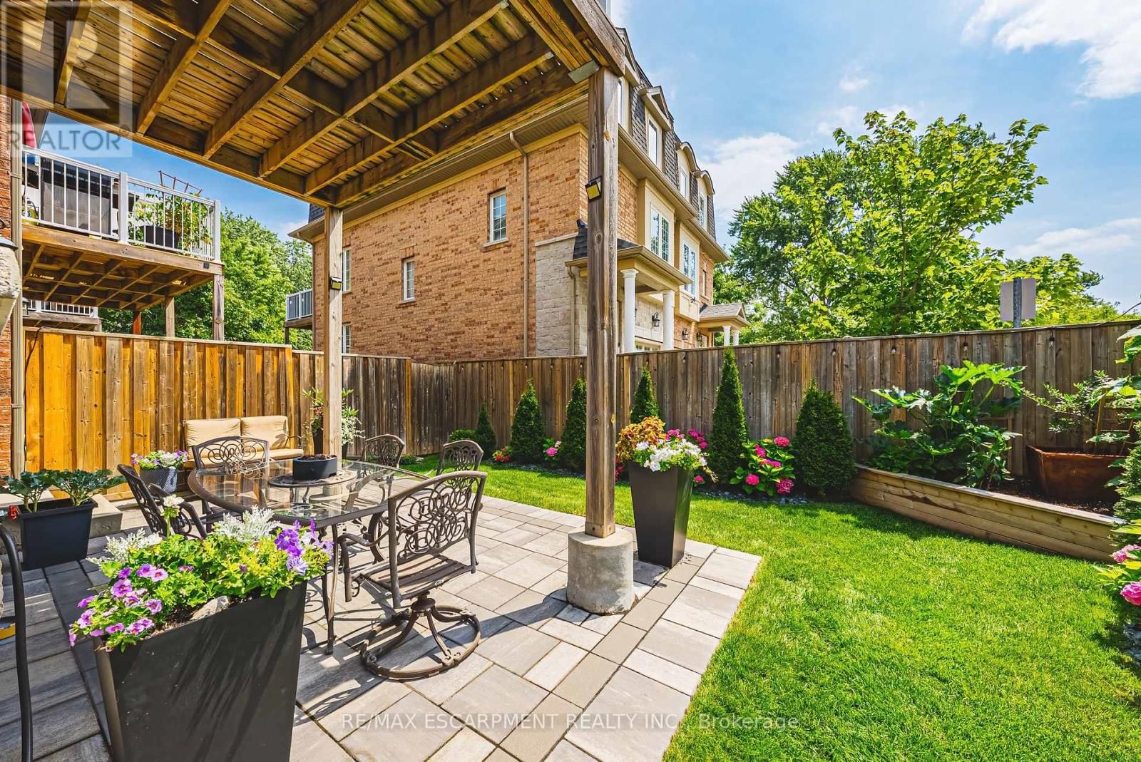 4 - 2220 QUEENSWAY DRIVE Image 28