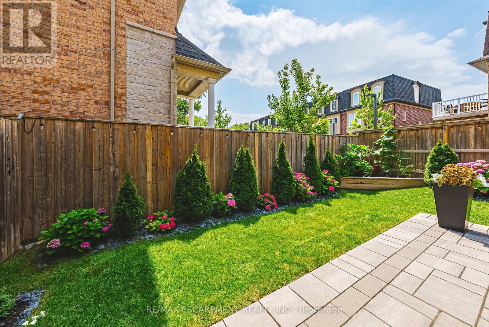 4 - 2220 QUEENSWAY DRIVE Image 31