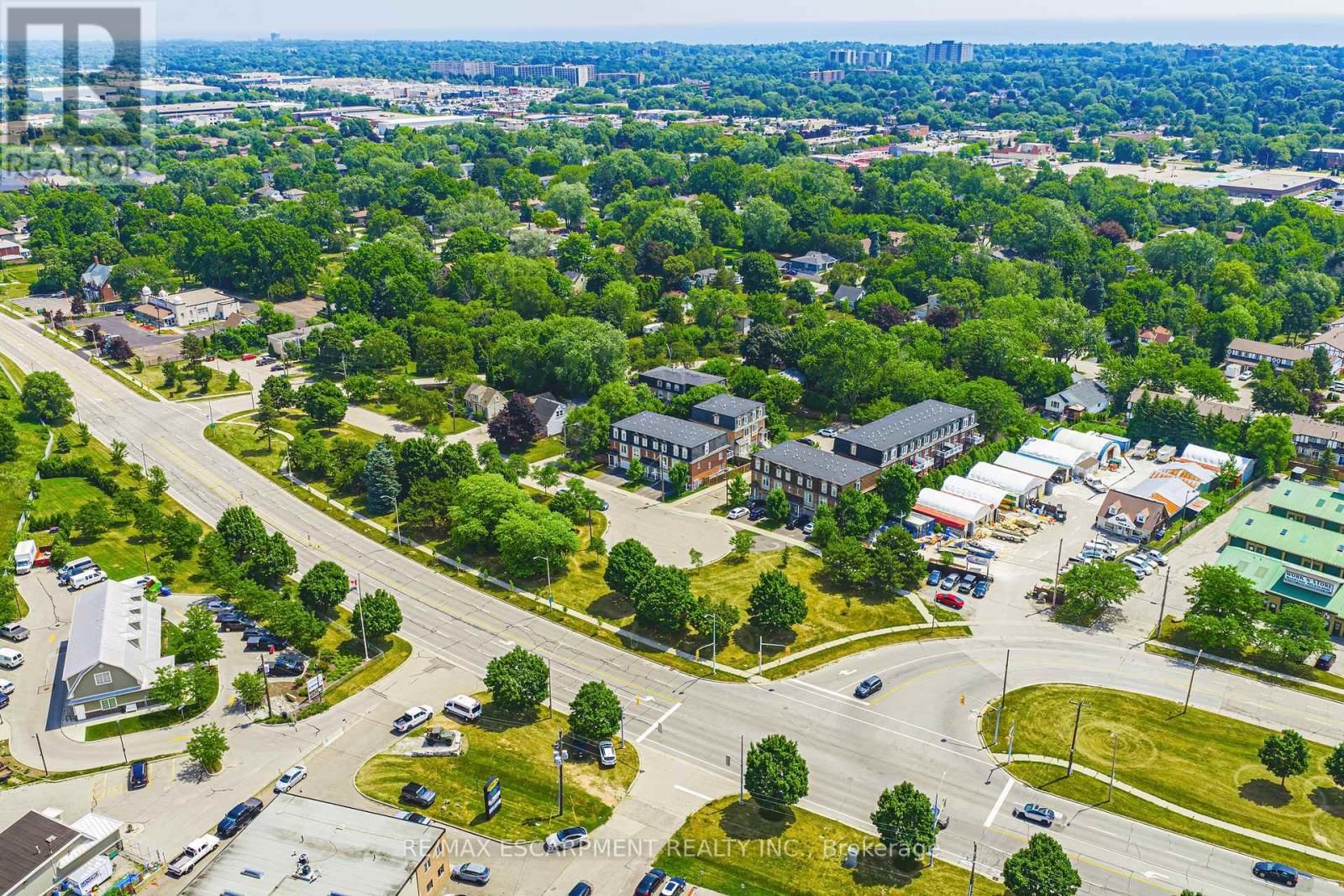 4 - 2220 QUEENSWAY DRIVE Image 32