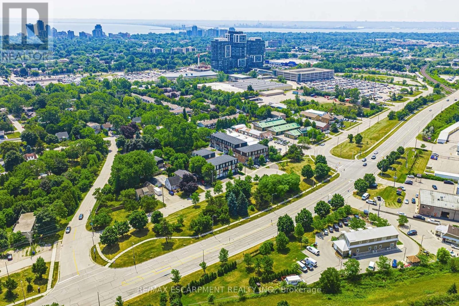 4 - 2220 QUEENSWAY DRIVE Image 33