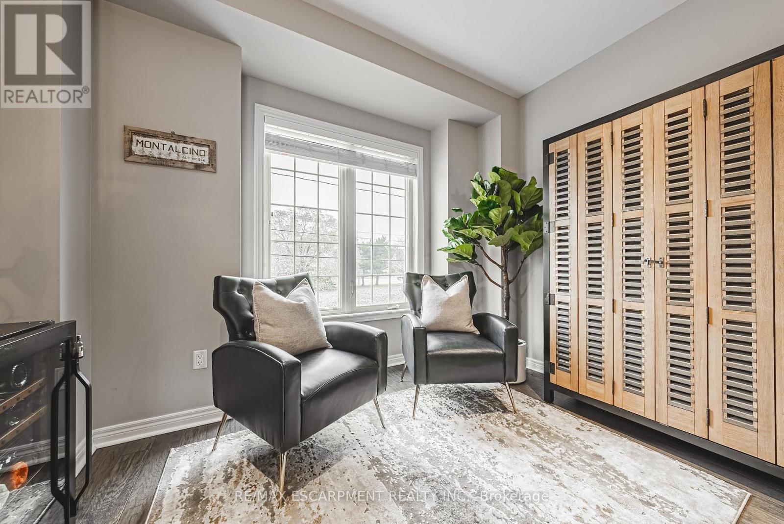 4 - 2220 QUEENSWAY DRIVE Image 7