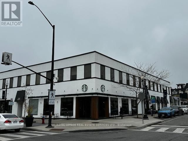 200 - 235 LAKESHORE ROAD EAST Image 1