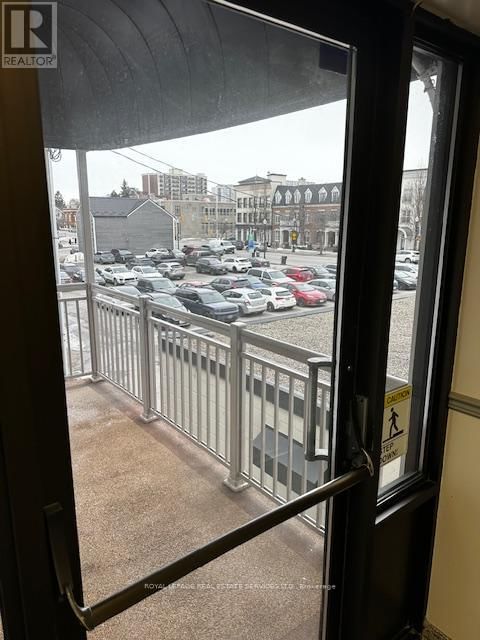 200 - 235 LAKESHORE ROAD EAST Image 4