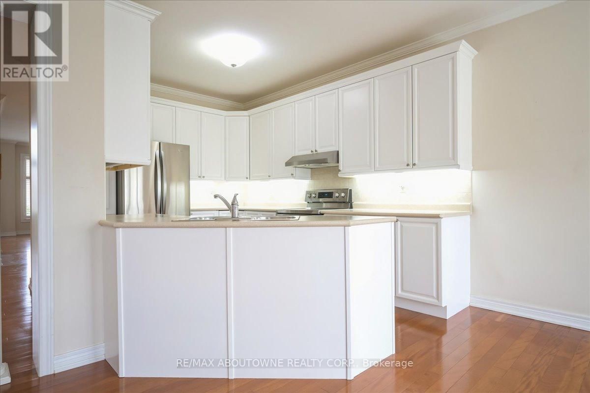 2348 TESLA CRESCENT Image 24